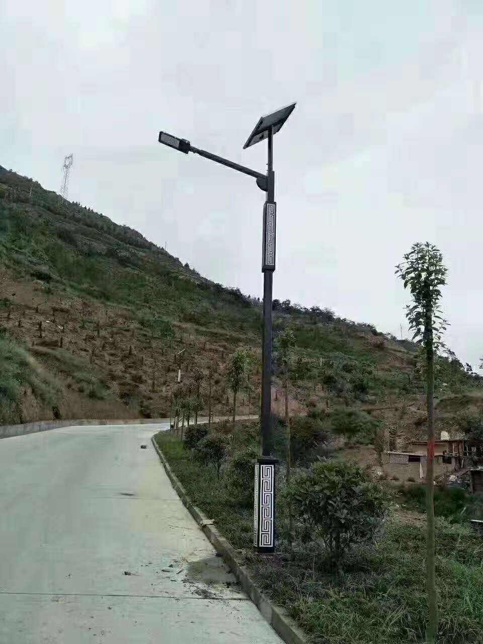 乌拉盖管委会仿古太阳能路灯